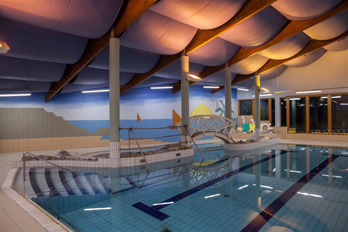 Basseng i Sunndal svømmehall - Klikk for stort bilde